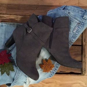 ANKLE BOOTS: Amelia Grace